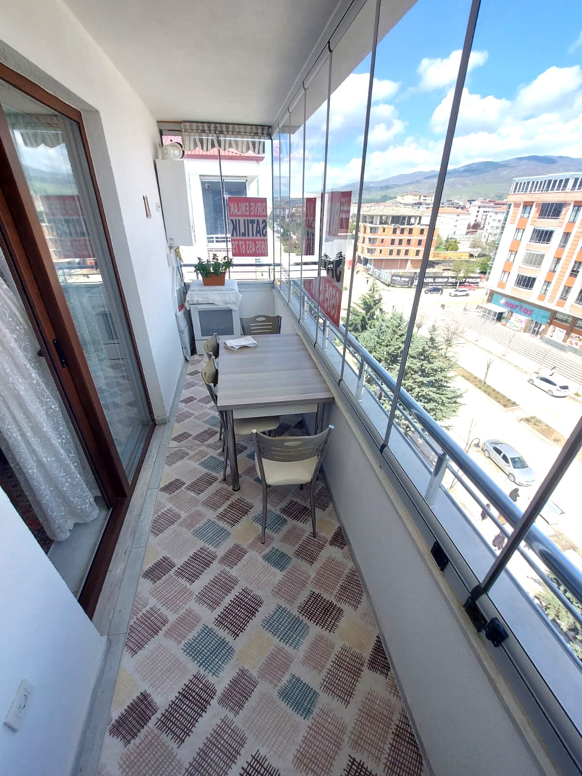 ZİRVE EMLAK GÜVENCESİYLE | KAFELER CADDESİNDE SATILIK 3+1 DAİRE fotoğraf 2