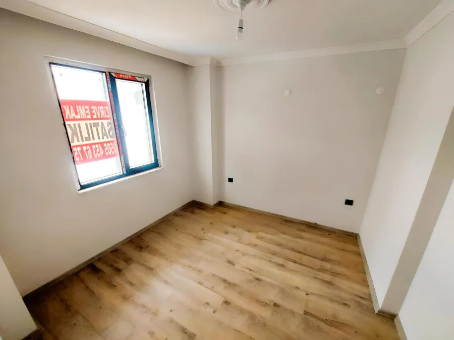 ZİRVE EMLAKTAN ŞEHRİN MERKEZİNDE SATILIK 1+1 DAİRE